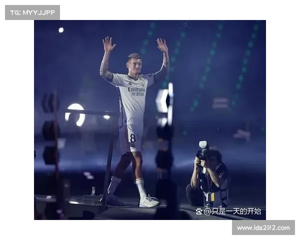 克罗斯引领新时代中场艺术,揭秘其无与伦比的技术与球场智慧 克罗斯引领新时代中场艺术,揭秘其无与伦比的技术与球场智慧
